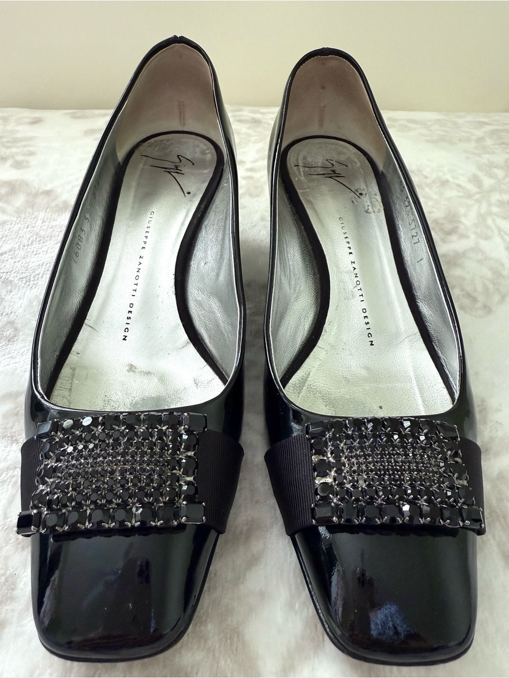 Giuseppe Zanotti Design Patent Leather Pumps with Crystal Embellished Buckle - Picture 2 of 12